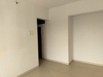 Room in 1 BHK Apartment at Blue Diamond Apartment Malad, Malad West – for Sale
