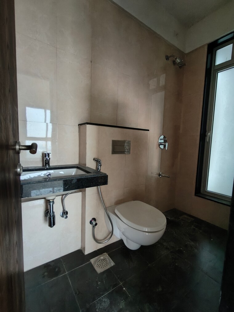 Bathroom, sheth-zuri 2 Bedroom 517 Sq.Ft. Apartment In Laxmi Nagar Thane 9277604