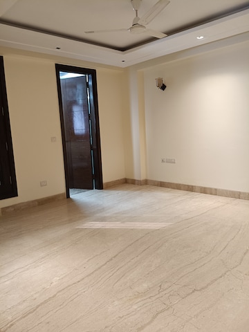Room in 4 BHK Independent House at Maharani Bagh – for Sale