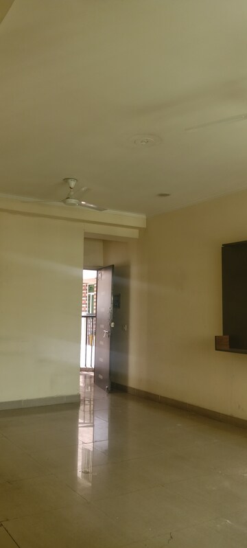 Room in 2 BHK Apartment at Galaxy Royale, Gaur City 2 – for Sale
