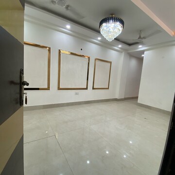 Room in 3 BHK Builder Floor at Chattarpur – for Rent