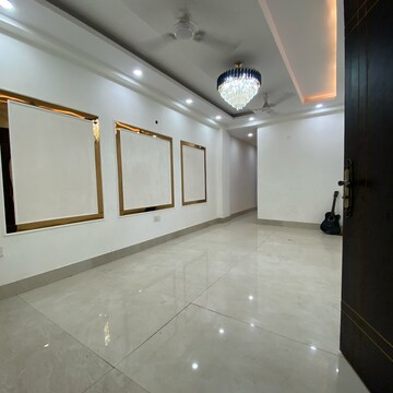 Room in 3 BHK Builder Floor at Chattarpur – for Rent