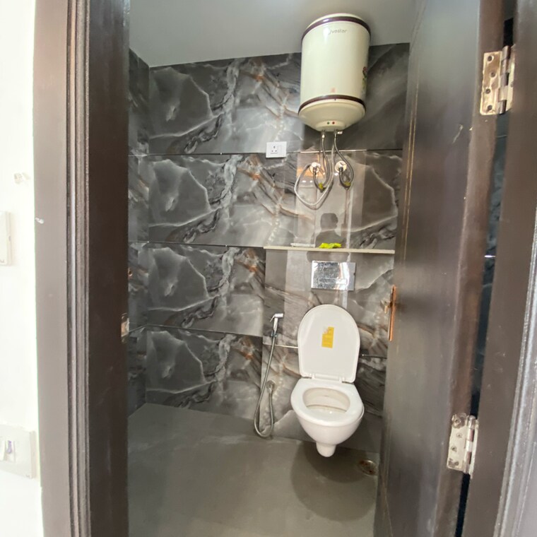 Bathroom, chattarpur 3 Bedroom 1200 Sq.Ft. Builder Floor In Chattarpur Delhi 9277695