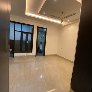 Room in 3 BHK Builder Floor at Chattarpur – for Rent