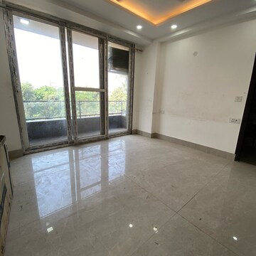 Room in 3 BHK Builder Floor at Chattarpur – for Rent