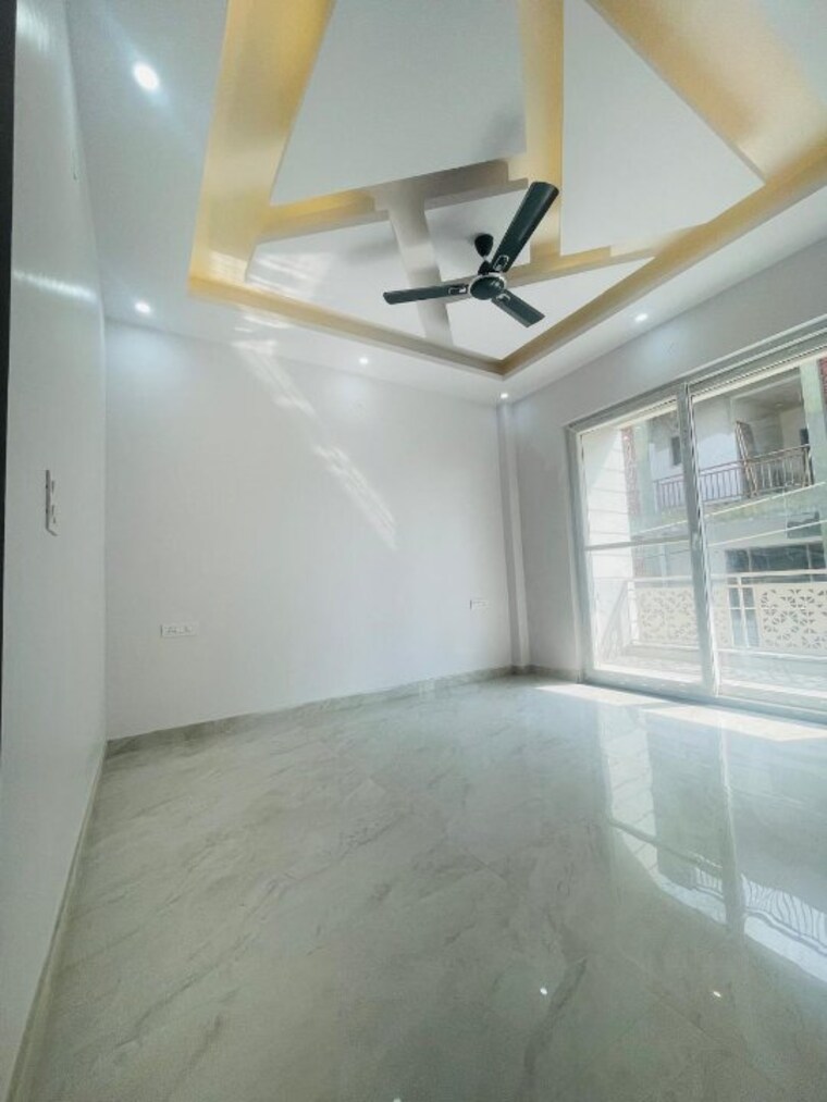 Room, sahastradhara road 3.5 Bedroom 2600 Sq.Ft. Villa In Sahastradhara Road Dehradun 9277596