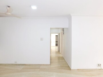 Room in 3 BHK Apartment at Dheeraj Gaurav Heights, Jogeshwari West – for Rent