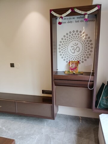 Furnished Amenities in 3 BHK Apartment at Kabra Metro One, Andheri West – for Rent