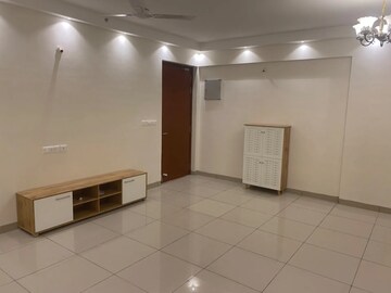 Room in 2 BHK Apartment at Prestige Royale Gardens, Gantiganahalli – for Rent