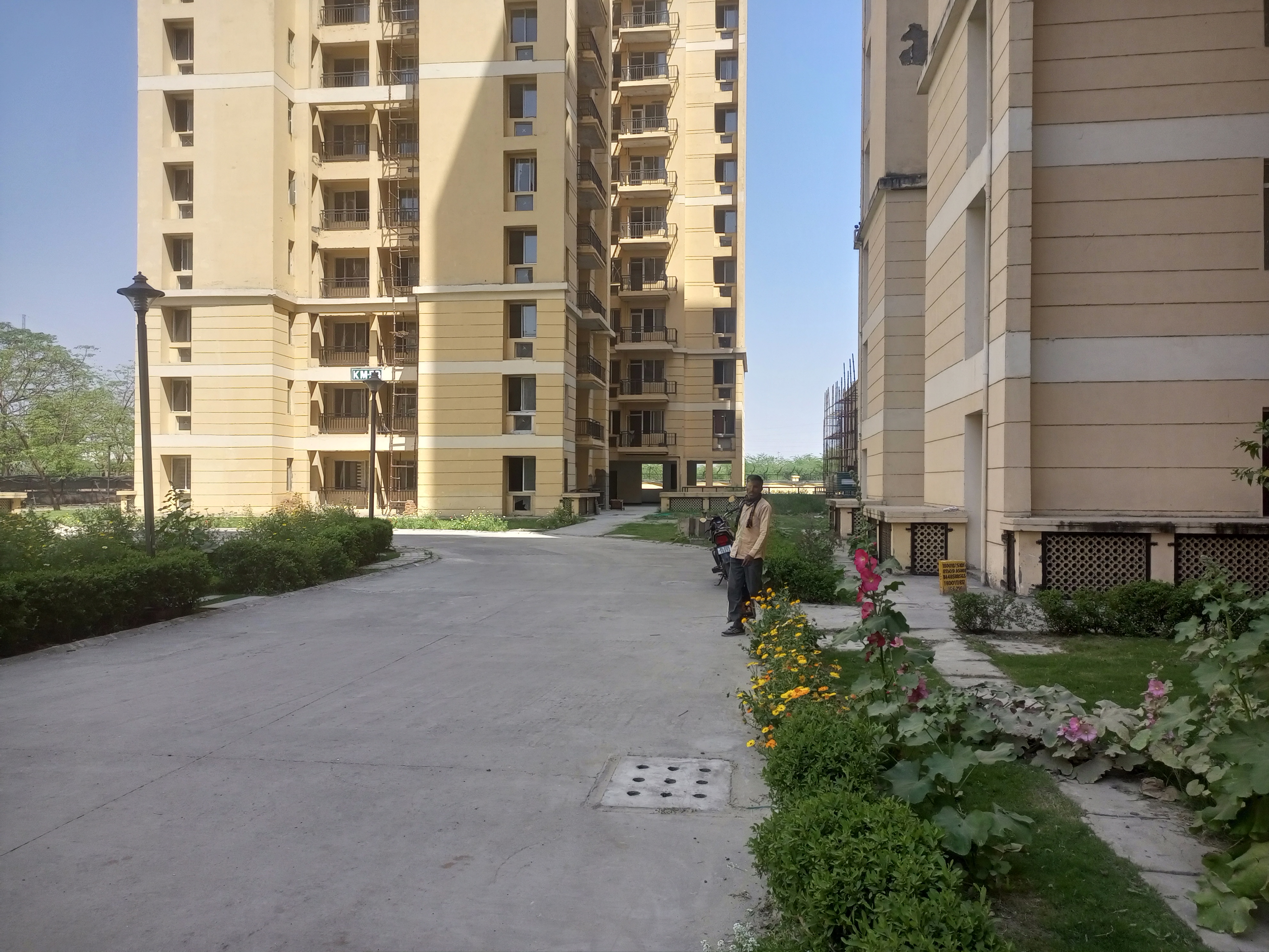 4 BHK + Servant Room 2450 Sq.Ft. Apartment in Jaypee Greens Klassic Heights