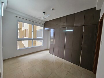 Room in 2 BHK Apartment at Bhartiya Nikoo Homes, Thanisandra Main Road – for Rent