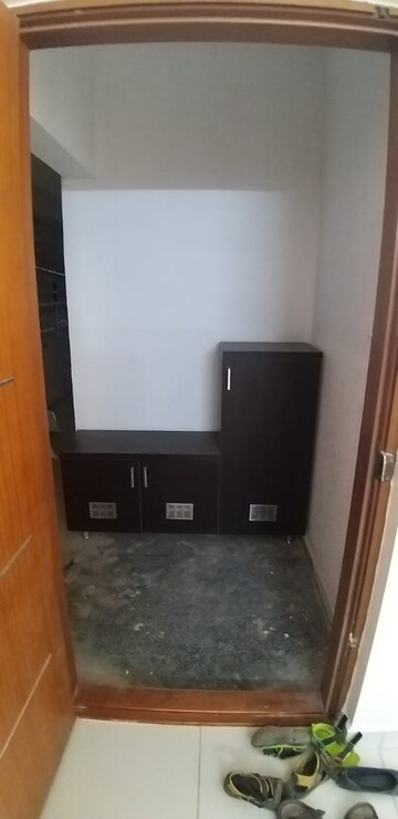 Room in 2 BHK Apartment at Sai Kalyan Ultima, Thanisandra – for Rent