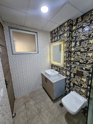 Bathroom in 1 BHK Builder Floor at Sector 46 – for Rent