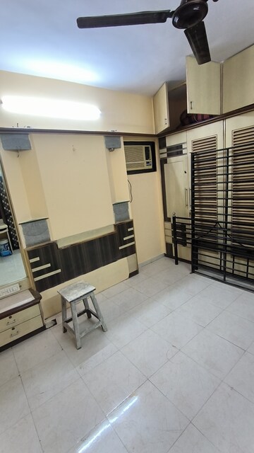 Team Area in 2 BHK Apartment at Ishaan Apartment, Prabhadevi – for Rent