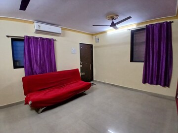 Living Room in 1 BHK Apartment at Santacruz East – for Rent