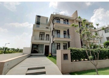 5 BHK Villa – Exterior View View at Tulip Ivory Villas, Sector 70 - for Sale