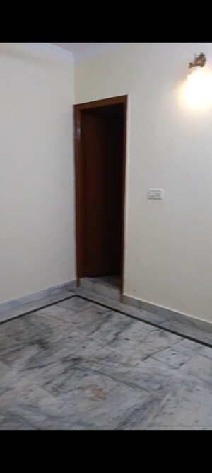 Room in 2 BHK Builder Floor at Govindpuri – for Rent