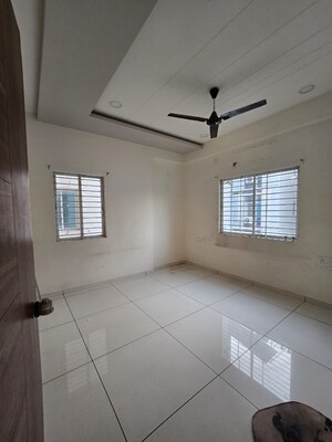 Room in 3 BHK Apartment at Harni Road – for Rent