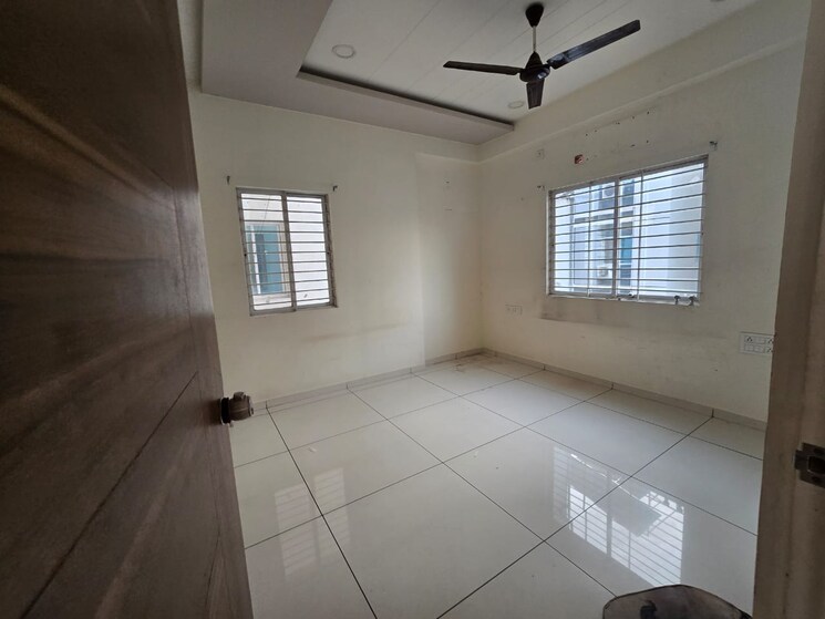Room, harni road 3 Bedroom 1590 Sq.Ft. Apartment In Harni Road Vadodara 9277730