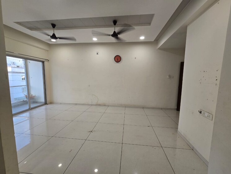 Room, harni road 3 Bedroom 1590 Sq.Ft. Apartment In Harni Road Vadodara 9277730