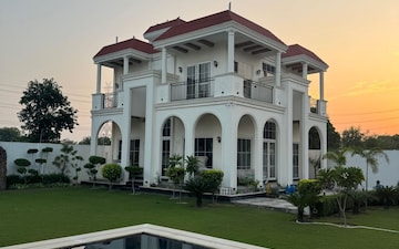 6+ BHK Villa For Sale in Alipur