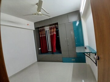 Room in 2 BHK Apartment at Kharadi – for Rent