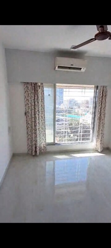 Room in 3 BHK Apartment at Liberty Garden, Malad West – for Rent