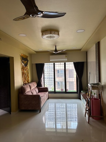 Team Area in 2 BHK Apartment at Bhoomi Hills, Kandivali East – for Rent