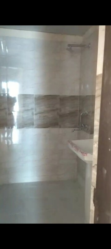 Bathroom in 4 BHK Apartment at Proview Officer City, Raj Nagar Extension – for Rent