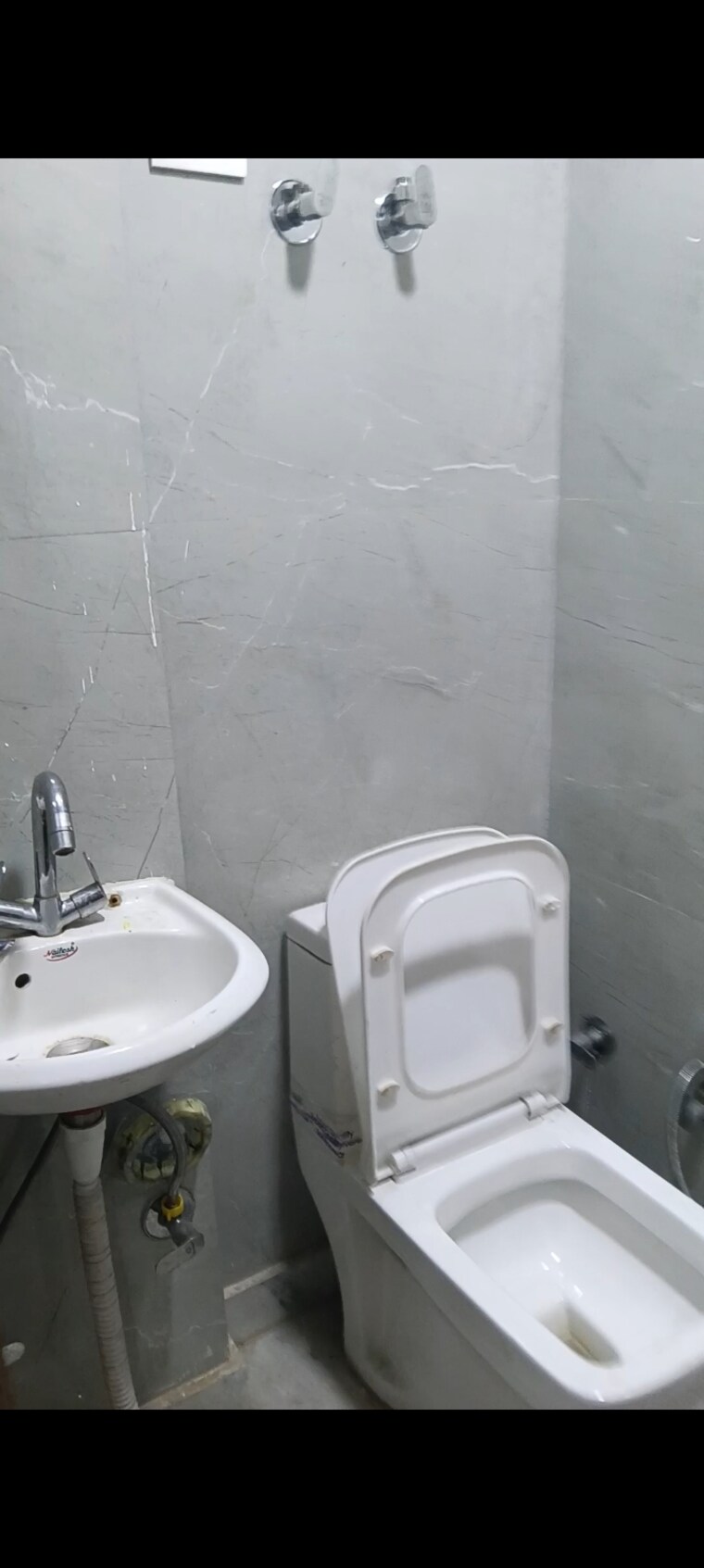 Bathroom, govindpuri 2 Bedroom 65 Sq.Yd. Builder Floor In Govindpuri Delhi 9277793