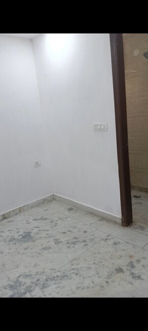 Room in 2 BHK Builder Floor at Govindpuri – for Rent