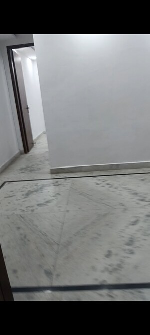 Room in 2 BHK Builder Floor at Govindpuri – for Rent