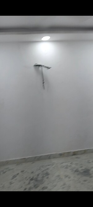 Room in 2 BHK Builder Floor at Govindpuri – for Rent