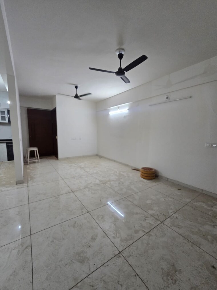 Room, sama savli road 3 Bedroom 1800 Sq.Ft. Apartment In Sama Savli Road Vadodara 9277786