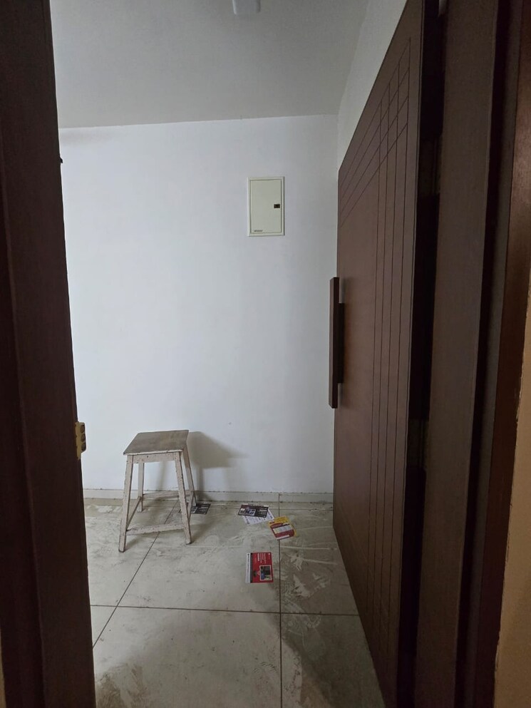 Room, sama savli road 3 Bedroom 1800 Sq.Ft. Apartment In Sama Savli Road Vadodara 9277786