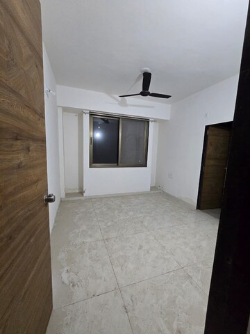 Room in 3 BHK Apartment at Sama Savli Road – for Rent