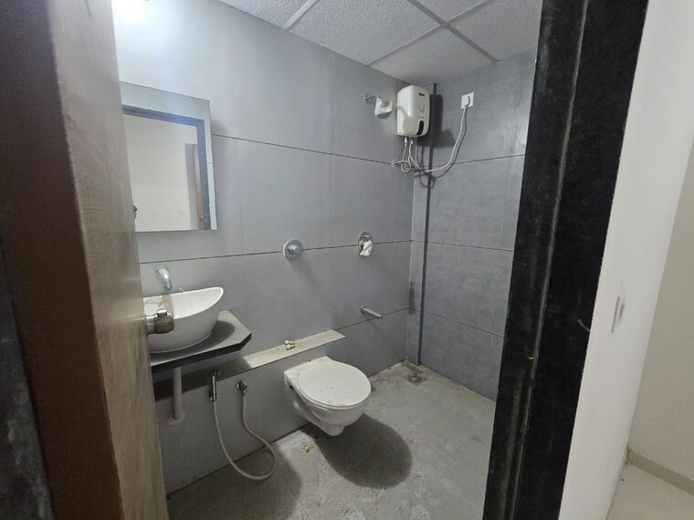 Bathroom, sama savli road 3 Bedroom 1800 Sq.Ft. Apartment In Sama Savli Road Vadodara 9277786