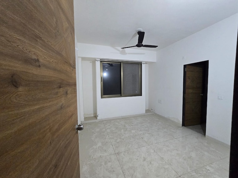Room, sama savli road 3 Bedroom 1800 Sq.Ft. Apartment In Sama Savli Road Vadodara 9277786