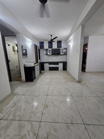 Living Room in 3 BHK Apartment at Sama Savli Road – for Rent