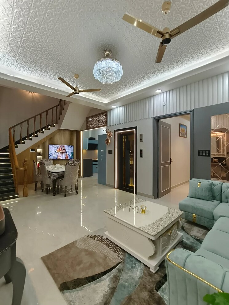 Living Room, ashok vihar 4 Bedroom 300 Sq.Yd. Builder Floor In Ashok Vihar Delhi 9277828