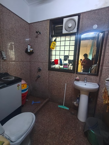 Team Area in 4 BHK Builder Floor at East Of Kailash – for Sale