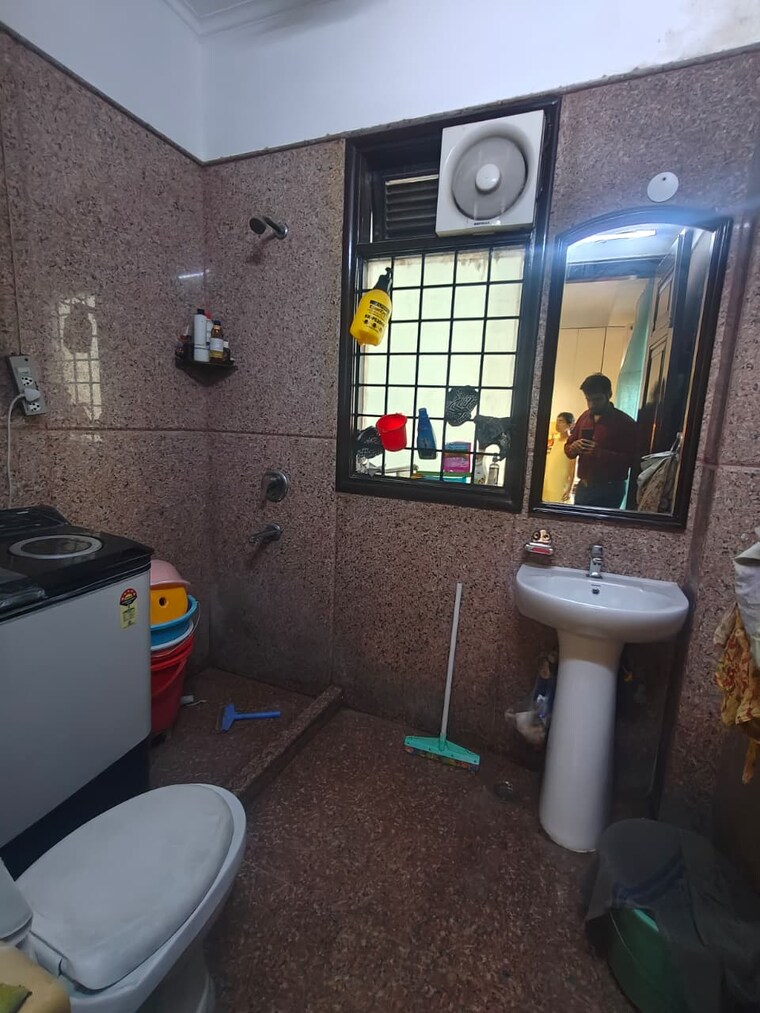 Team Area, east of kailash 4 Bedroom 2700 Sq.Ft. Builder Floor In East Of Kailash Delhi 9277839