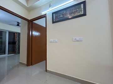 Room in 4 BHK Apartment at Kbnows Apartment, Sector 16 Greater Noida – for Sale