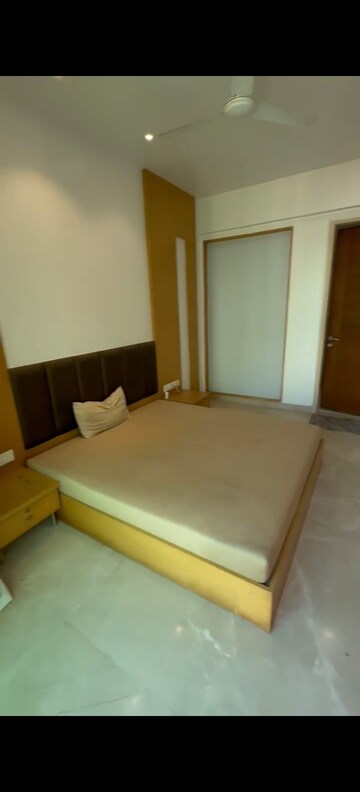 Bedroom in 4 BHK Apartment at Transcon Flora Heights, Andheri West – for Rent