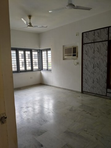Room in 3 BHK Apartment at Ramdevnagar – for Rent