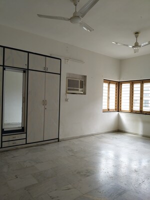Room in 3 BHK Apartment at Ramdevnagar – for Rent
