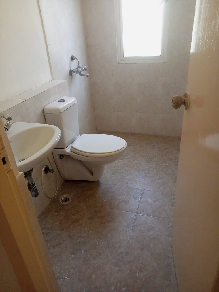 Bathroom, jaypee-greens-wish-town-klassic 4 Bedroom 2500 Sq.Ft. Apartment In Sector 134 Noida 9277905