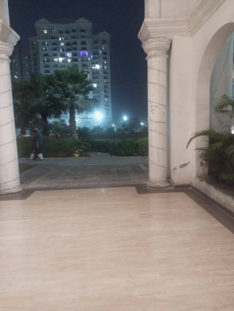  Parking, sunworld-arista 4 Bedroom 2700 Sq.Ft. Apartment In Sector 168 Noida 9277915