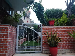 3 BHK Builder Floor – Entrance View at Mayfield Garden - for Sale