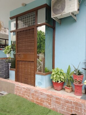3 BHK Builder Floor – Entrance View at Mayfield Garden - for Sale